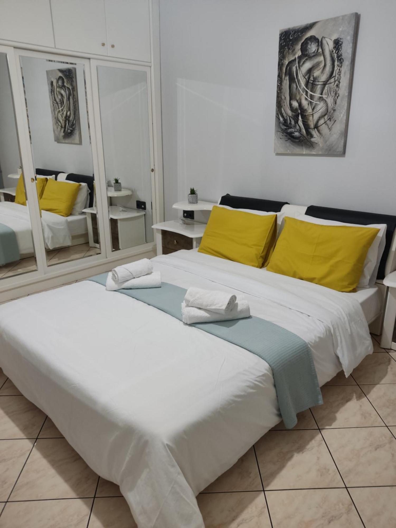 Rafaela'S Apartment Kavala Esterno foto